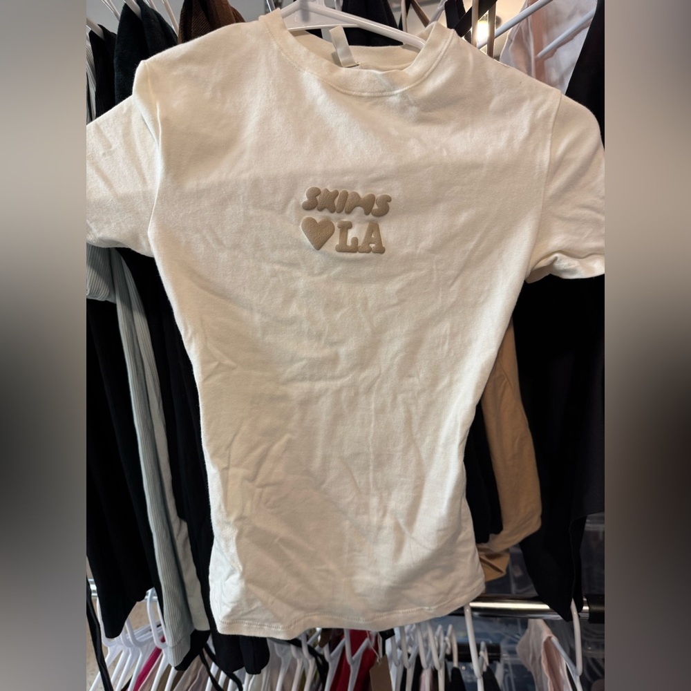 SKIMS Cream Short Sleeve Logo Tee